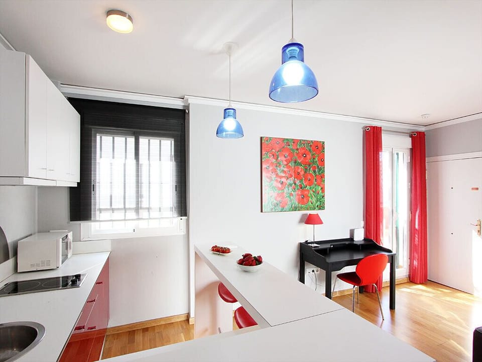 View from the kitchen towards the terrace door - veoapartment