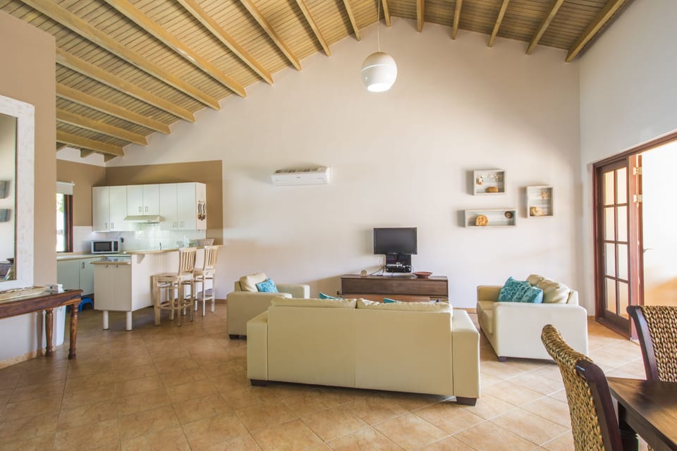 Comfort Bungalow, 2 Bedrooms, Accessible, Ground Floor | Living area | Flat-screen TV