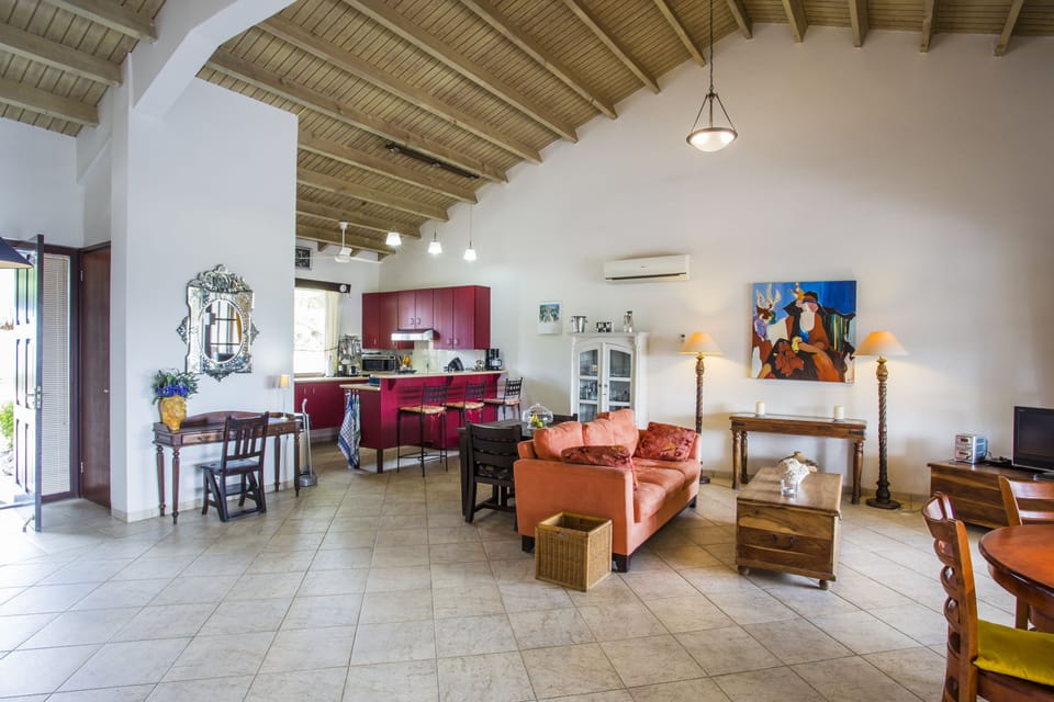Comfort Bungalow, 2 Bedrooms, Accessible, Ground Floor | Living area | Flat-screen TV