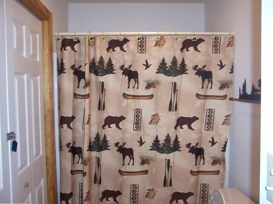 !st Floor Moose Themed Full Bath With Shower and Bath Tub!!