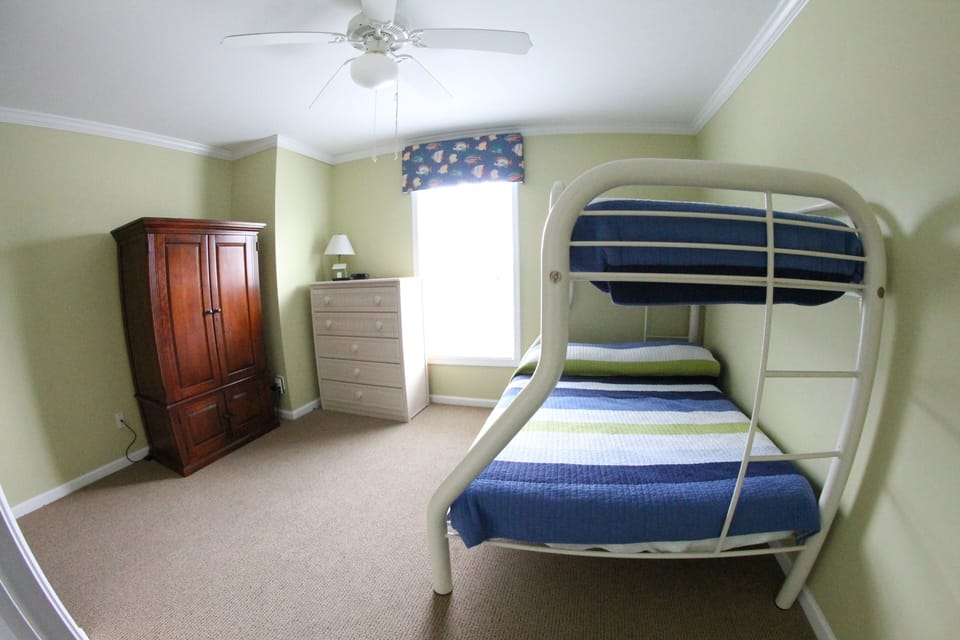 2nd floor bedroom 4
QS/twinbunk bed