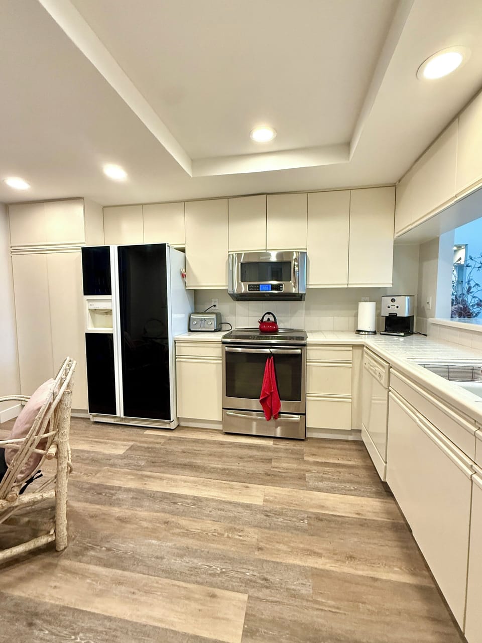 Spacious Kitchen 
