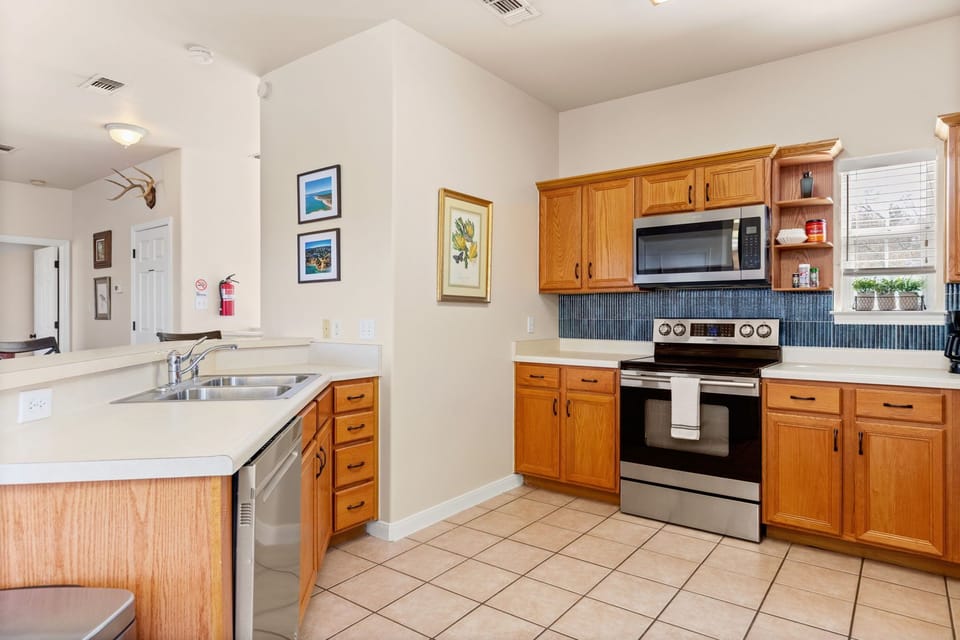 Fully stocked kitchen with new appliances!