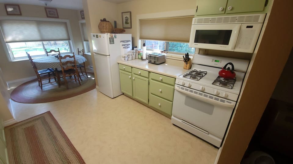 Many new upgrades to the well appointed kitchen.