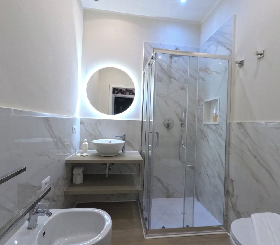 Superior Double or Twin Room | Bathroom | Eco-friendly toiletries, hair dryer, bidet, towels