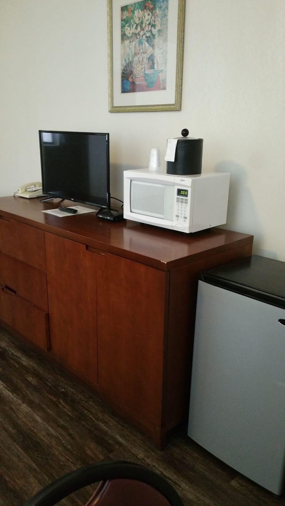Standard Room, 2 Double Beds, Non Smoking, Refrigerator & Microwave | Blackout drapes, iron/ironing board, rollaway beds, free WiFi