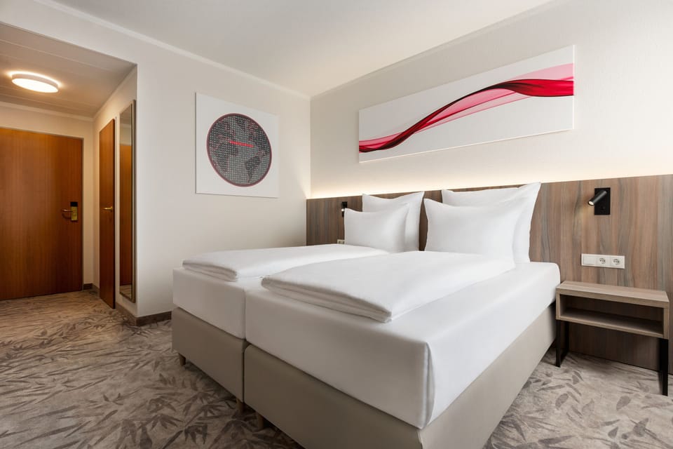 Good Morning Twin Room Plus | Desk, laptop workspace, blackout drapes, soundproofing