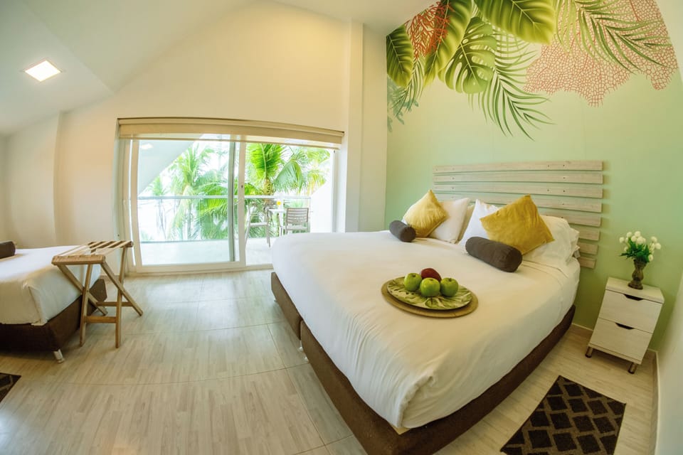 Superior Studio Suite | In-room safe, bed sheets