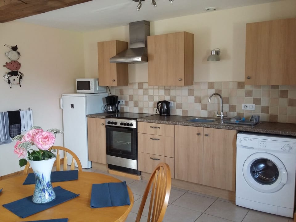 Le Grenier - kitchen/dining room