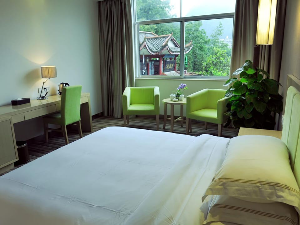 Standard Queen Room  | Desk, blackout drapes, WiFi (free)