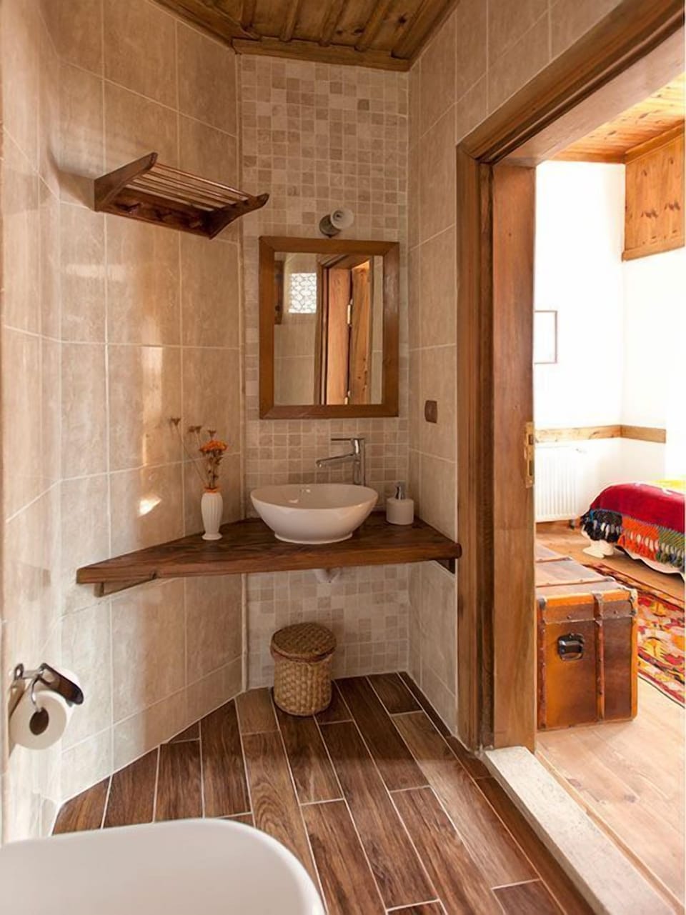 Shower, free toiletries, hair dryer, slippers