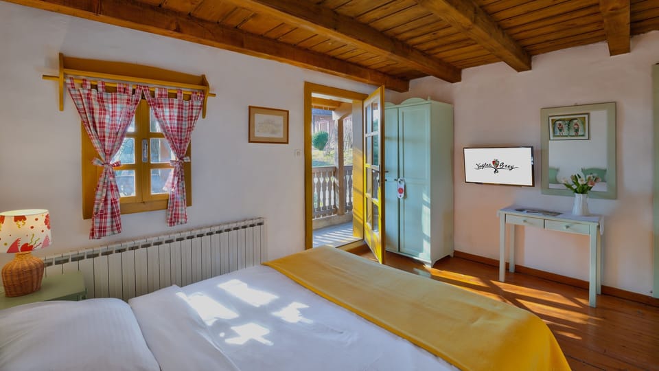 Romantic Double Room | Desk, laptop workspace, iron/ironing board, free WiFi