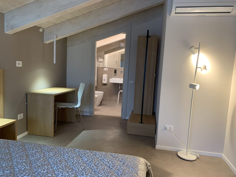 Superior Double Room, Private Bathroom (Camera 5) | 1 bedroom