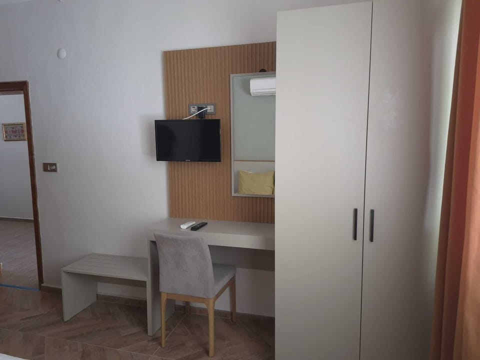 Double Room | Iron/ironing board, free cribs/infant beds, free WiFi