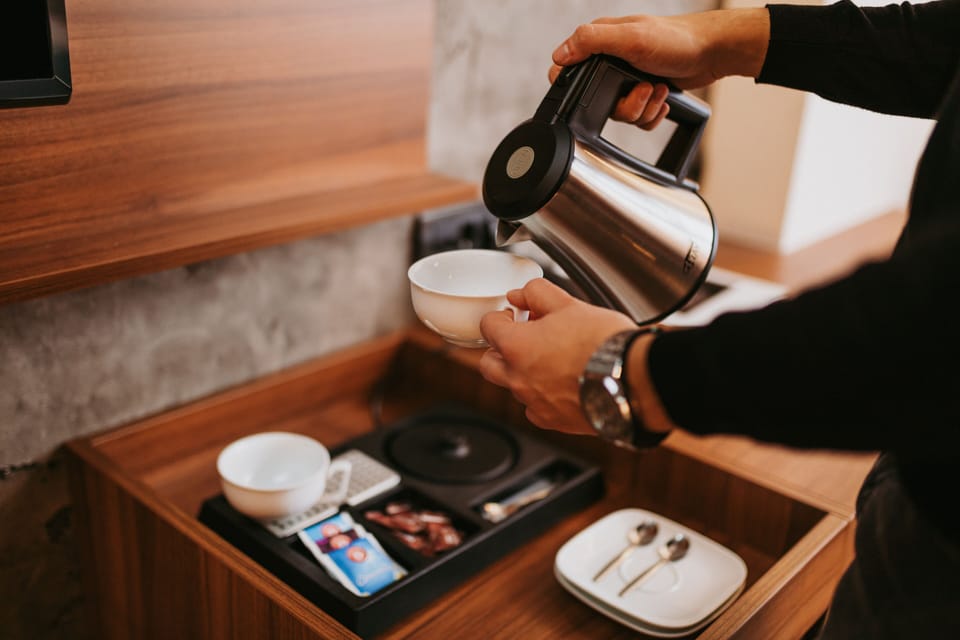 Deluxe Double or Twin Room | In-room dining