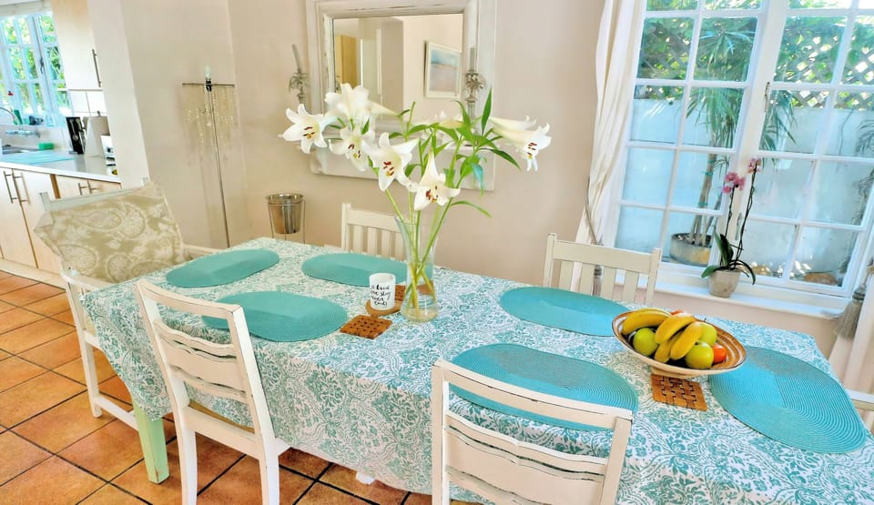 Hout Bay Beach Cottage  | Dining