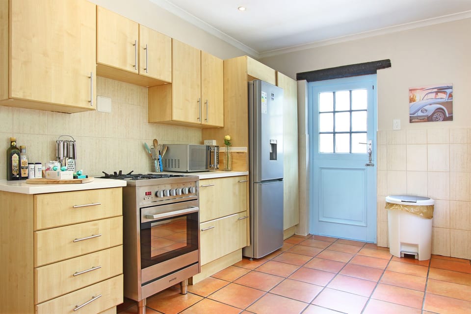 Hout Bay Beach Cottage  | Microwave