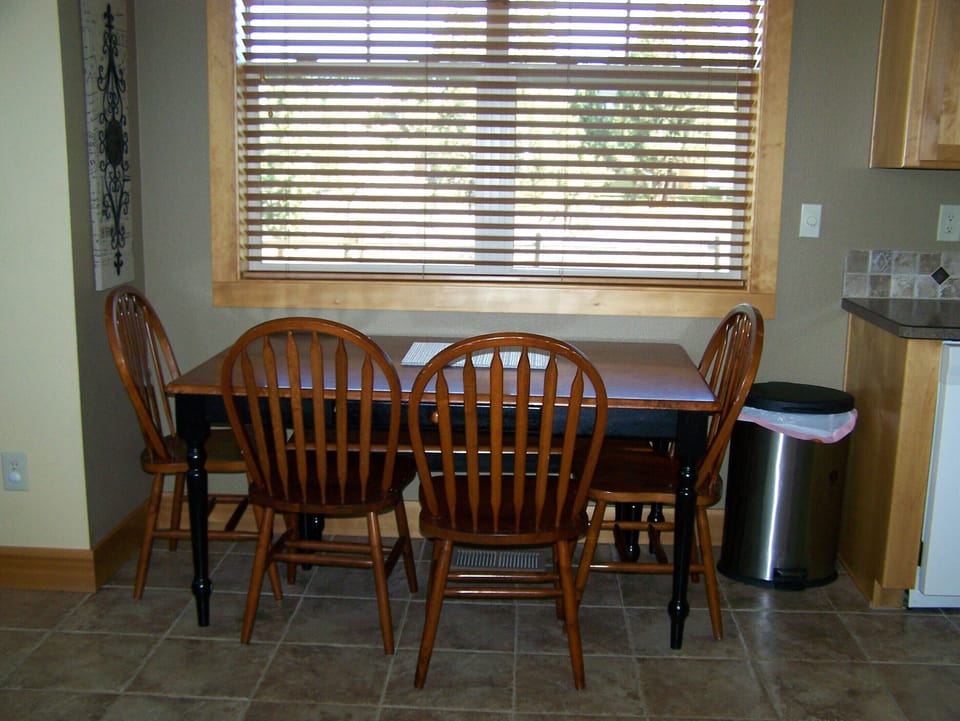 Dining for six
