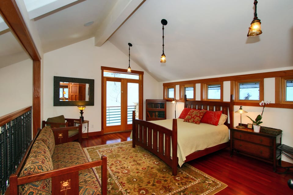 Loft Bedroom (queen)