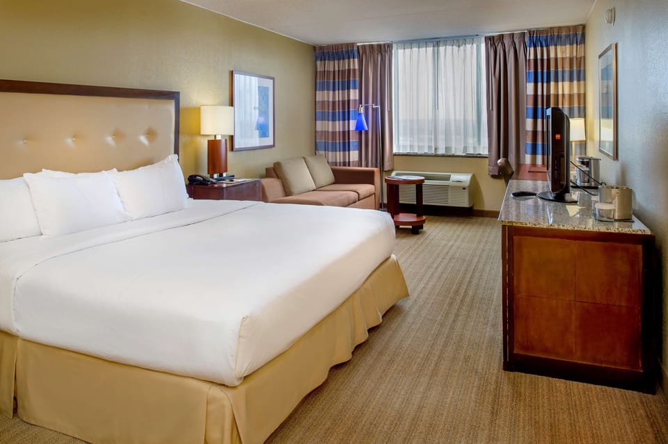 Premium bedding, pillowtop beds, in-room safe, desk