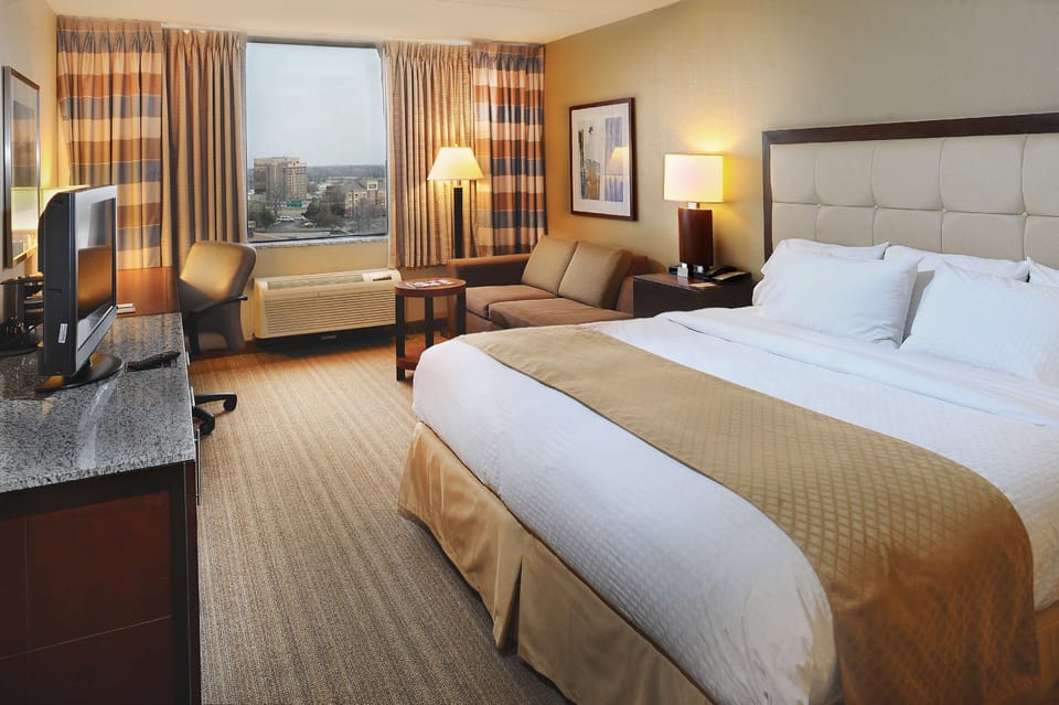 Premium bedding, pillowtop beds, in-room safe, desk