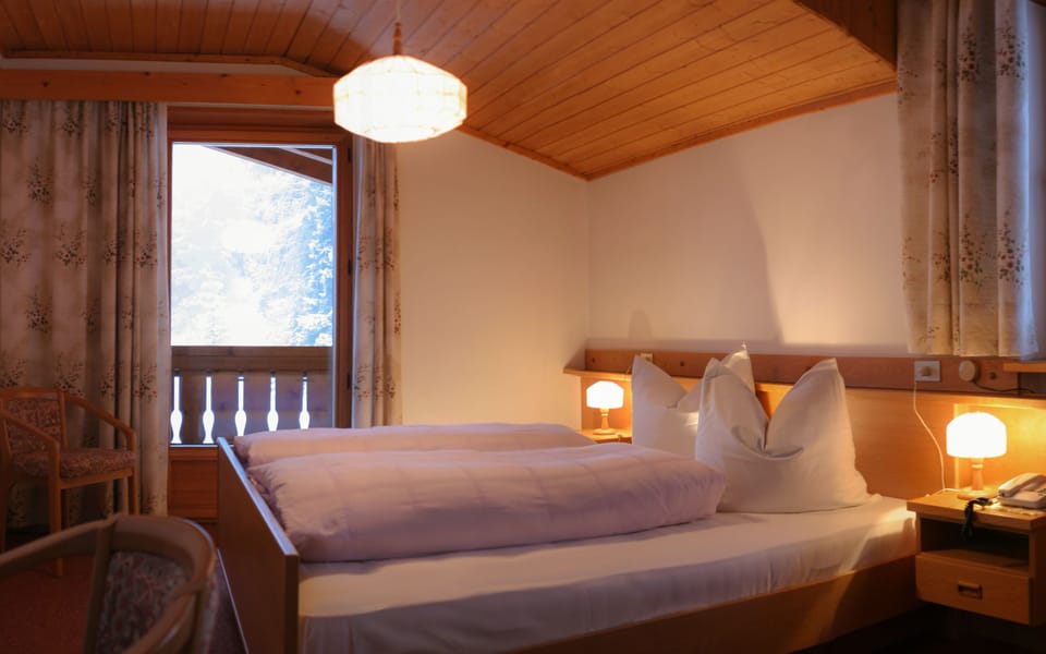 Premium bedding, in-room safe, individually furnished, desk