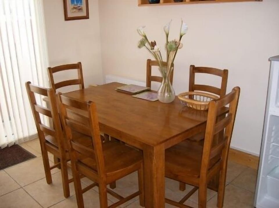 dining area opposite kitchen