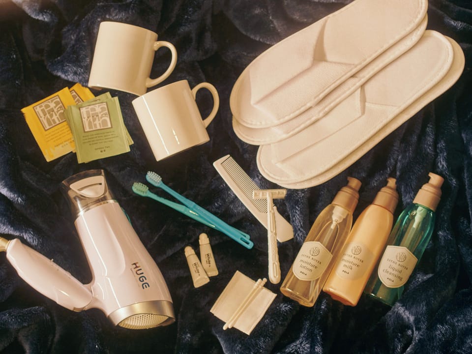 Combined shower/tub, hair dryer, bathrobes, slippers