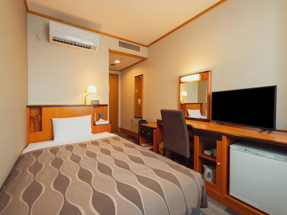 Single Room, Non Smoking | Desk, free WiFi