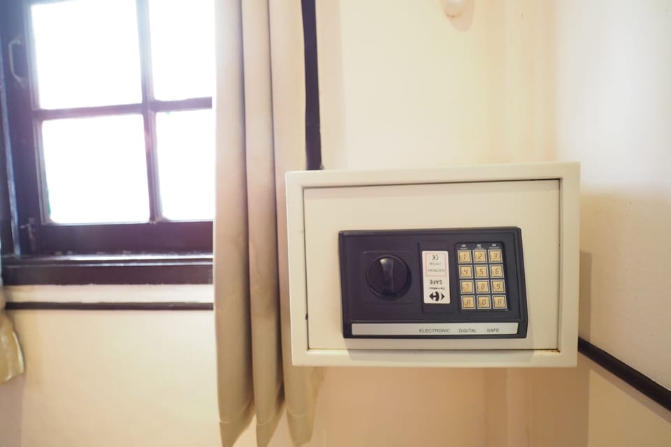 Superior Room | Safe