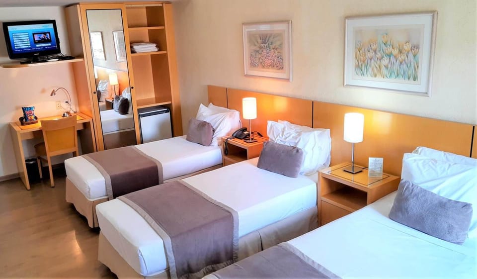 Comfort Triple Room, 1 Bedroom | Minibar, desk, blackout drapes, WiFi (free)