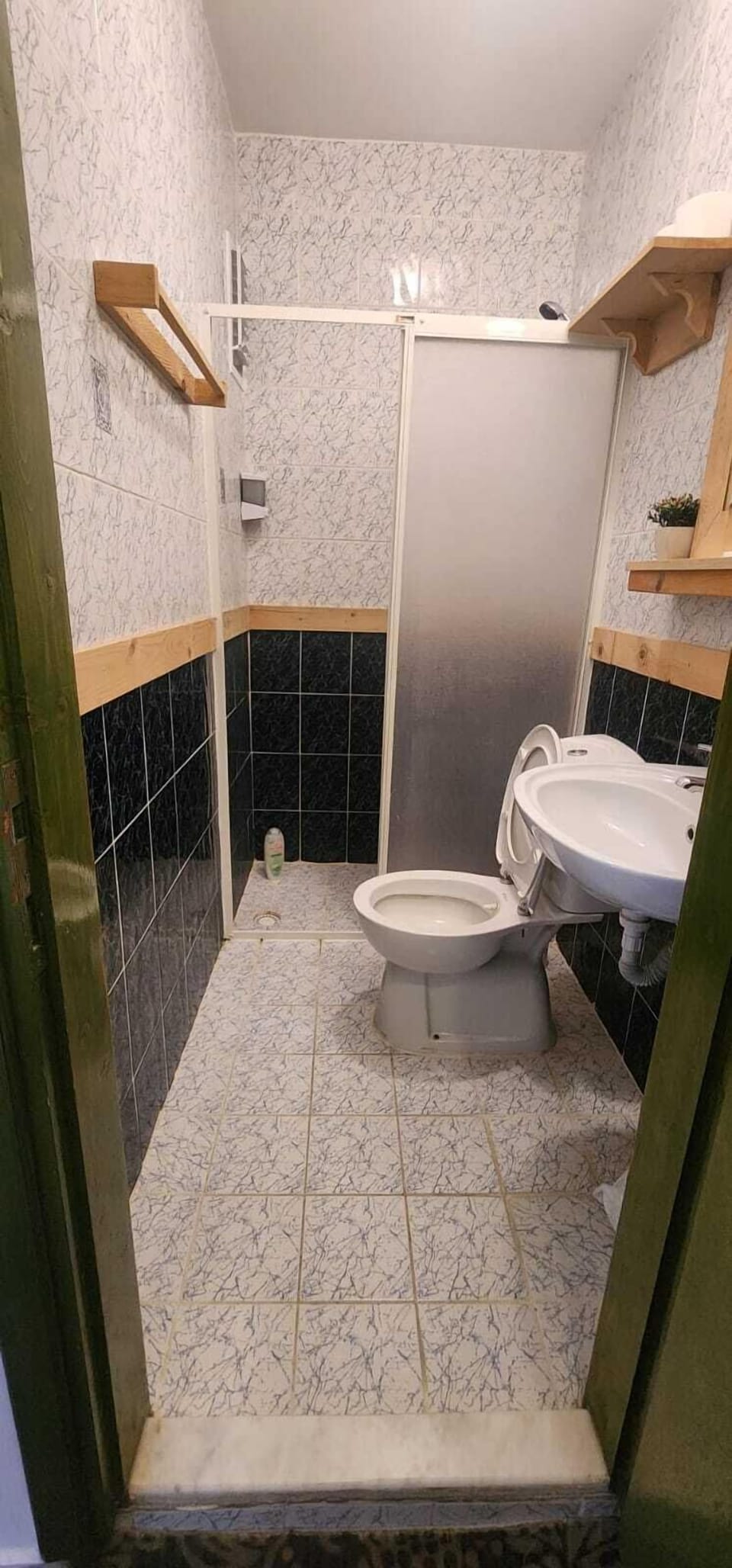Shower, free toiletries, hair dryer, slippers