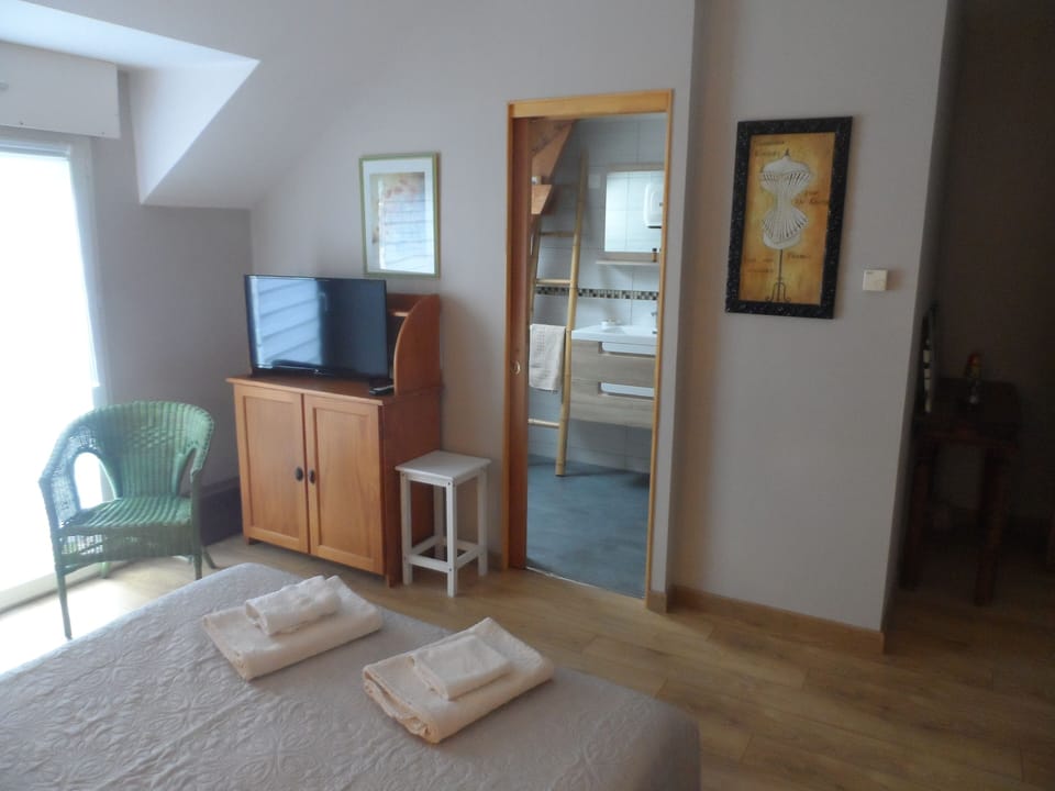 Double Room (L'Anisée) | Premium bedding, individually decorated, individually furnished, desk