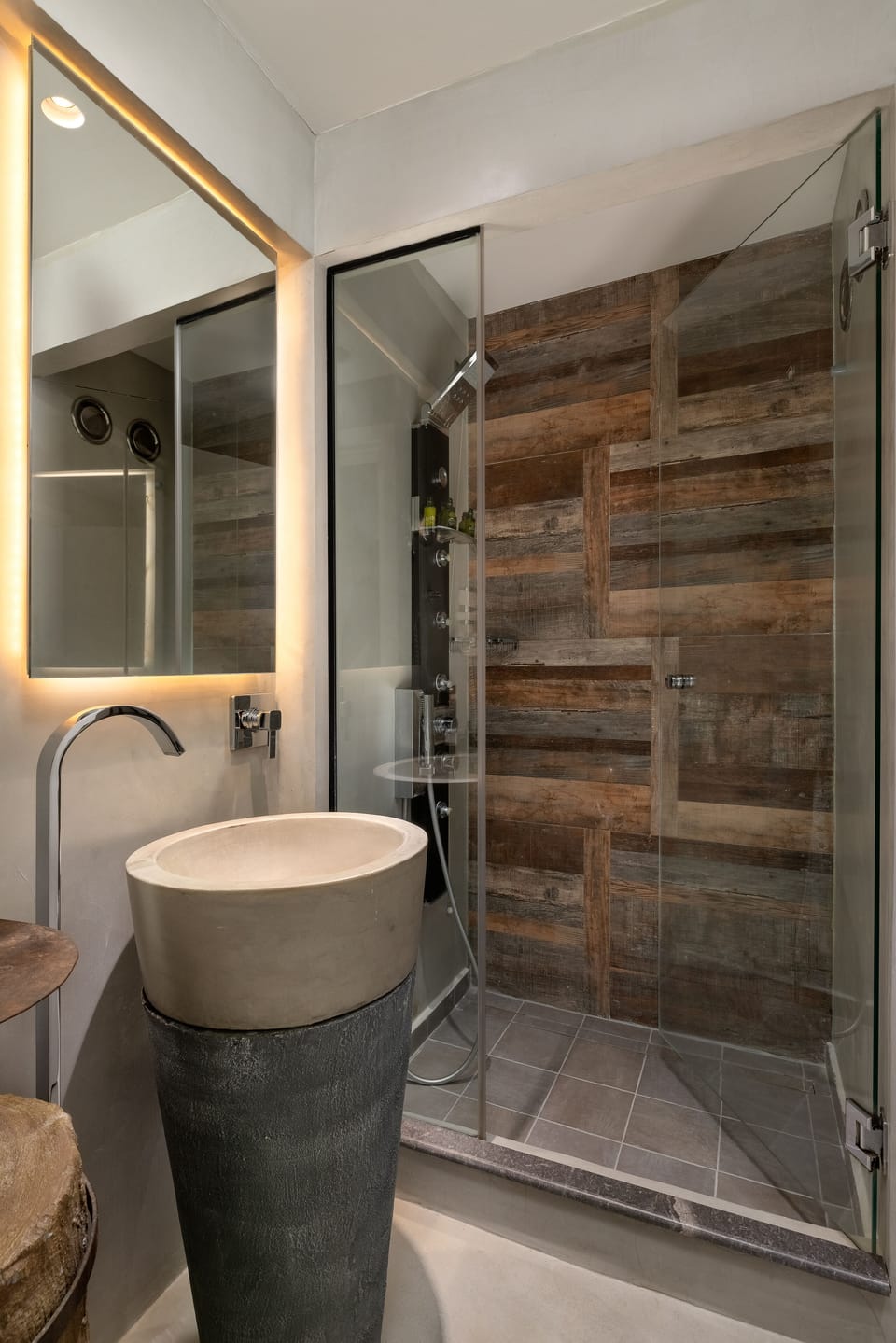 Junior Suite, Balcony | Bathroom | Free toiletries, hair dryer, bathrobes, slippers