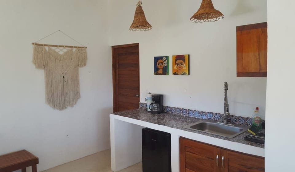 Standard Studio (Luna) | Private kitchenette | Coffee/tea maker