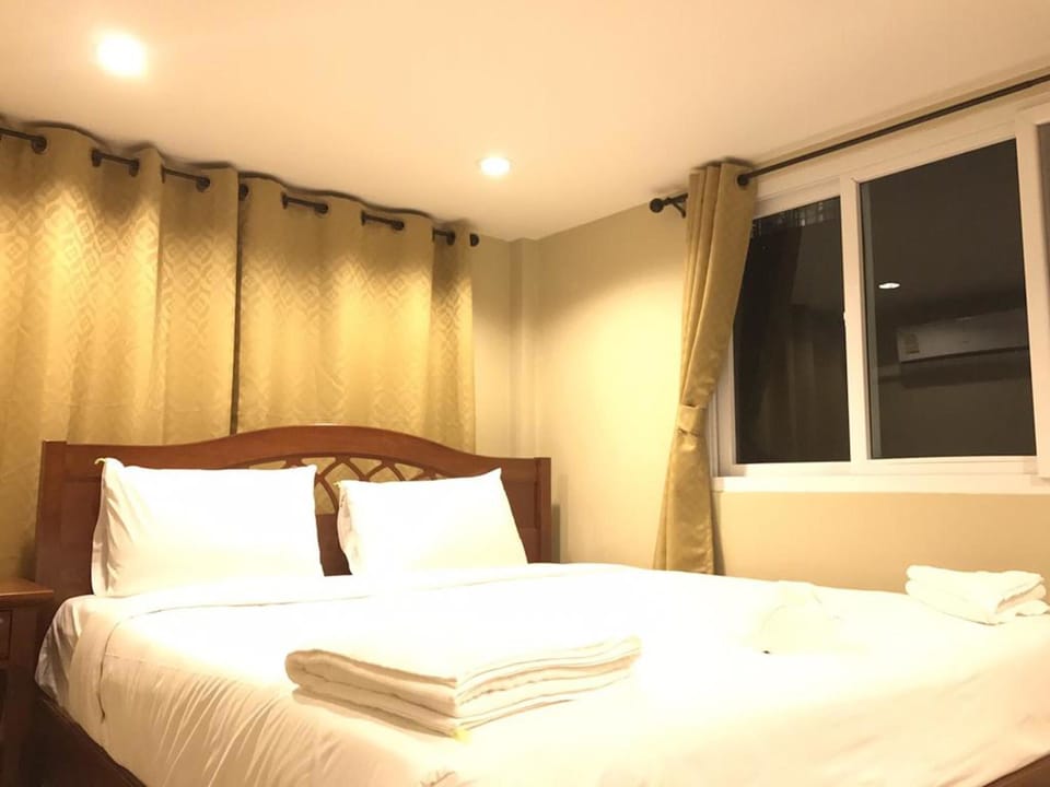 Standard Double Room | In-room safe, free WiFi