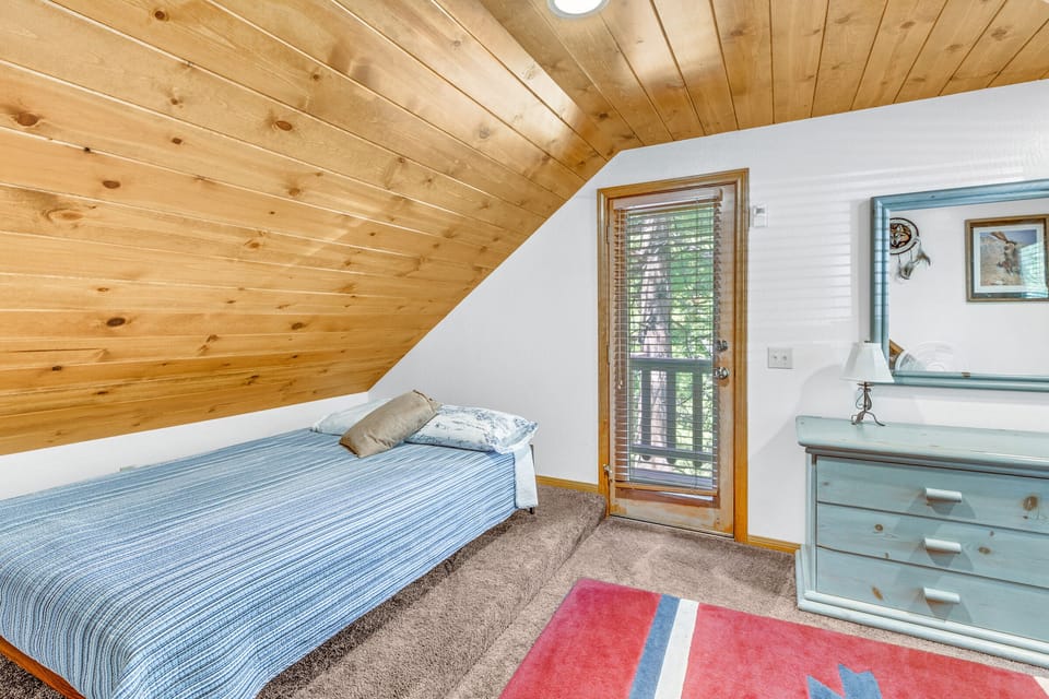 bedroom #5 with full size bed sleep 2