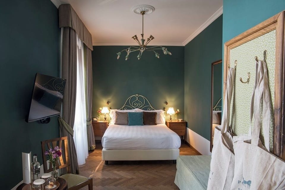 Comfort Double Room | In-room safe, free WiFi, bed sheets