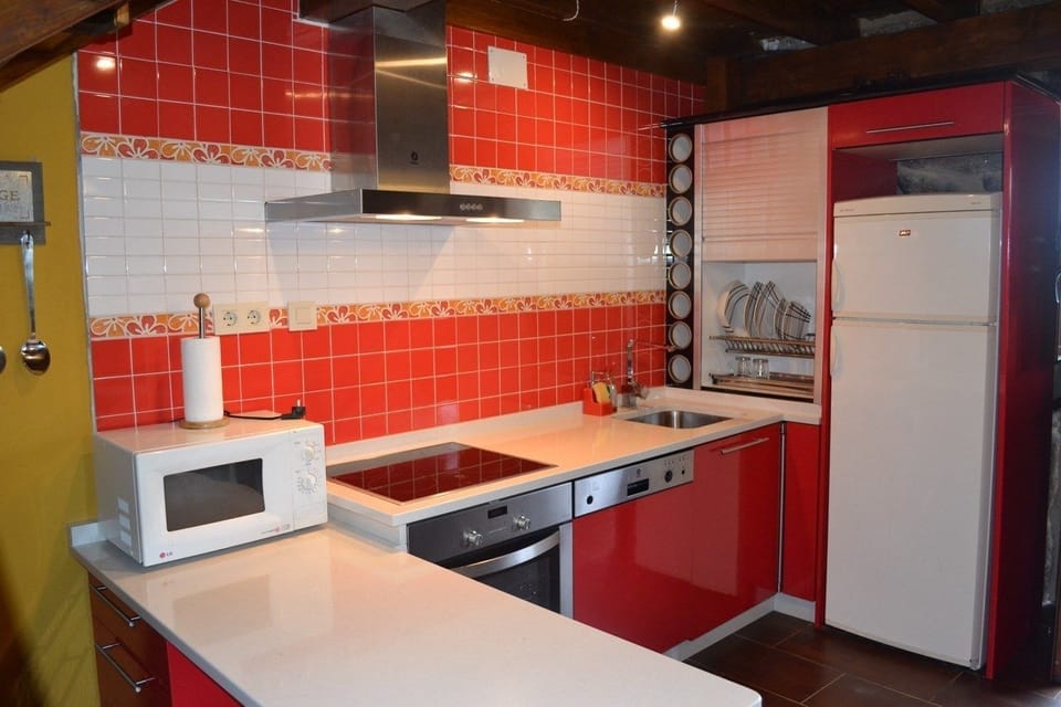 Family Apartment, 1 Bedroom, Kitchen (Alcazar) | Private kitchen | Paper towels