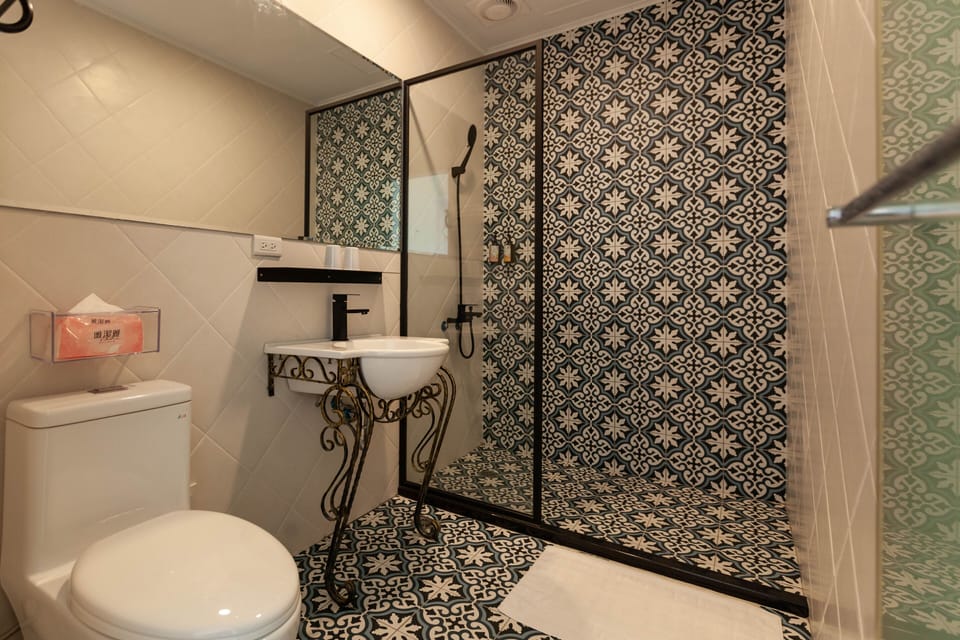 Comfort Double Room | Desk, blackout drapes, soundproofing, free WiFi