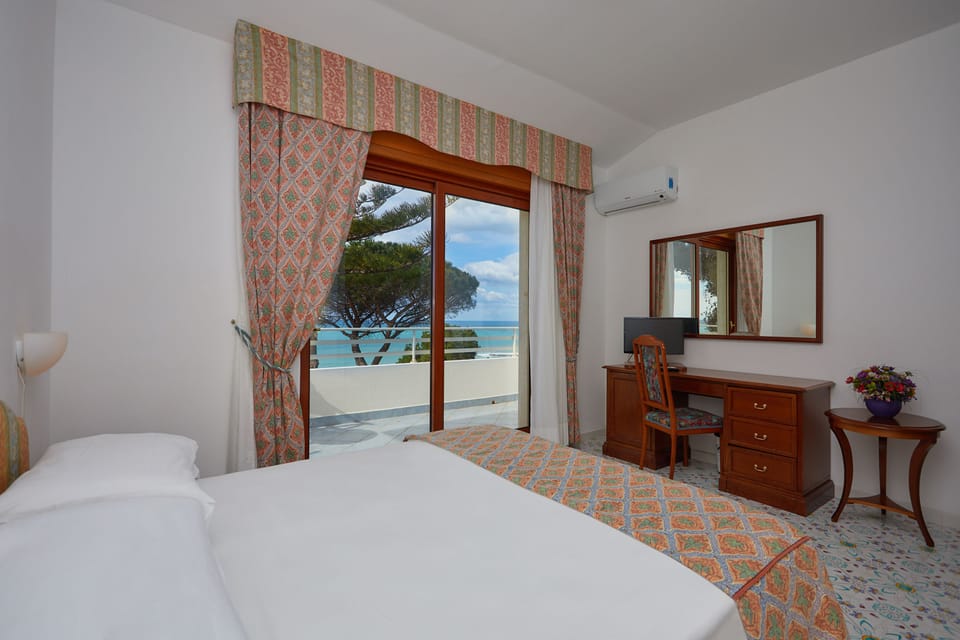 Minibar, in-room safe, individually furnished, desk