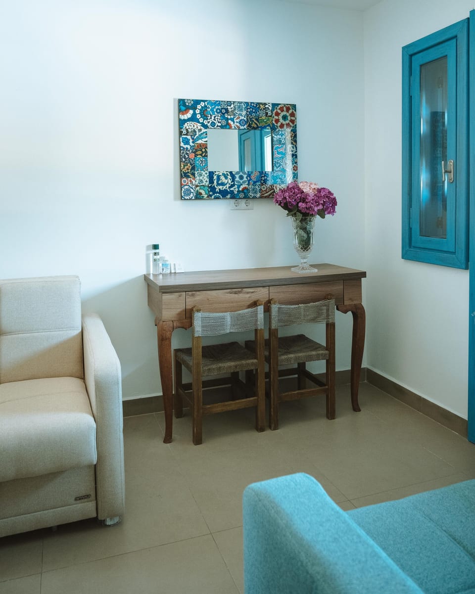 Suite | Living area | LCD TV