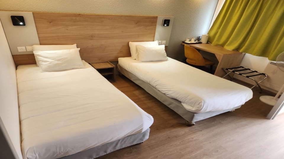 Desk, free cribs/infant beds, rollaway beds, free WiFi