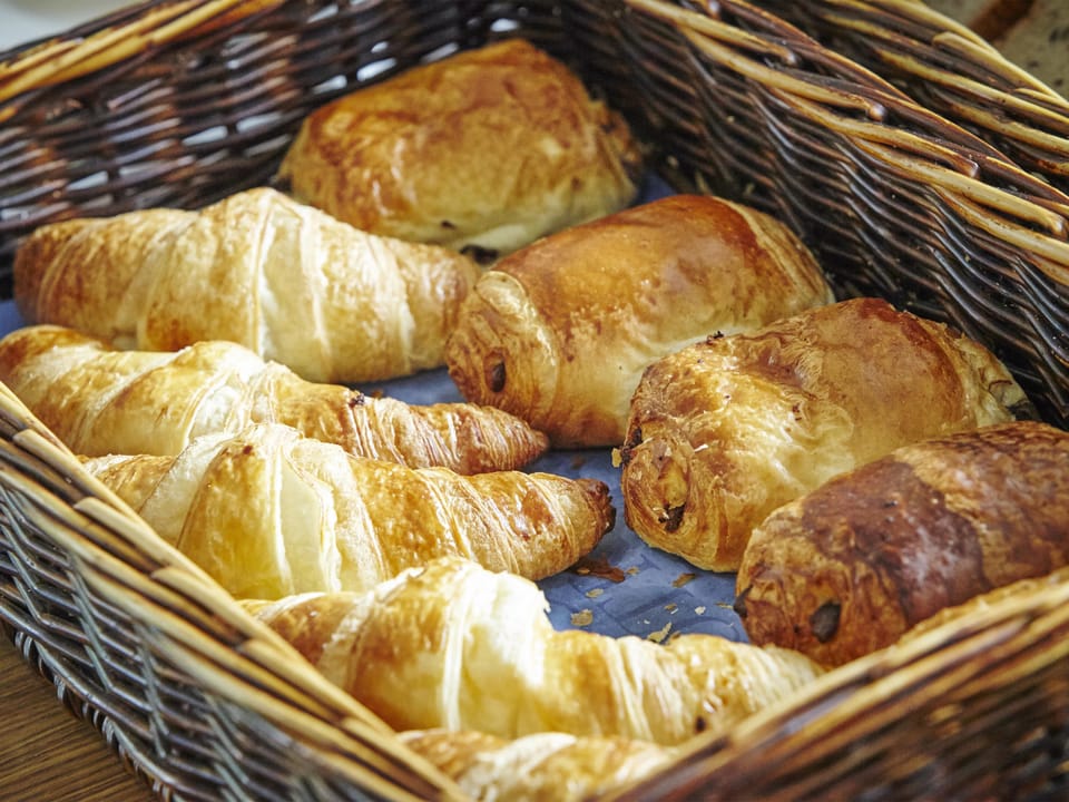 Daily buffet breakfast for a fee