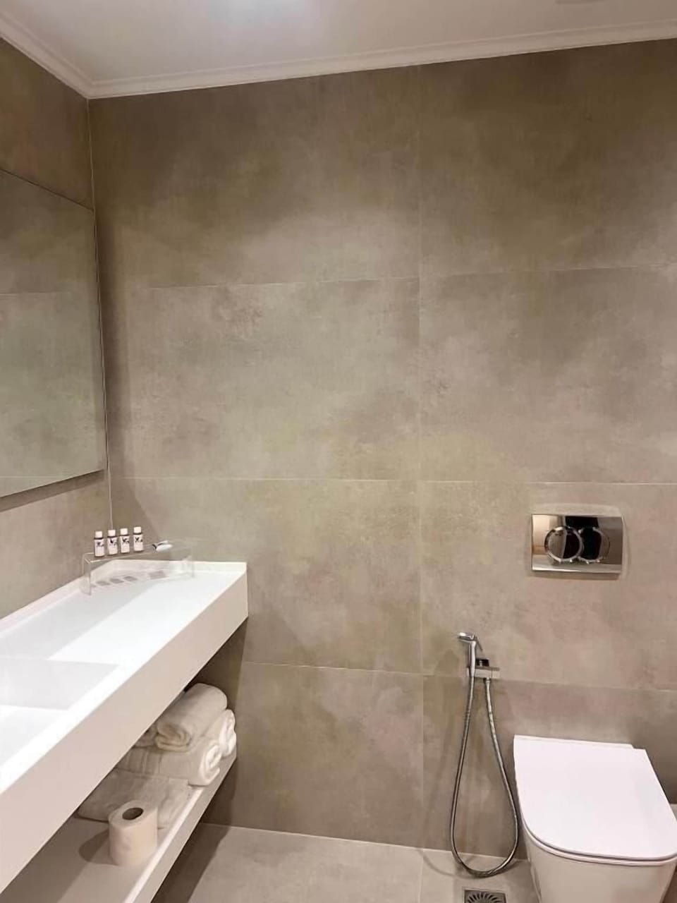 Family Room | Bathroom | Free toiletries, hair dryer, slippers, towels