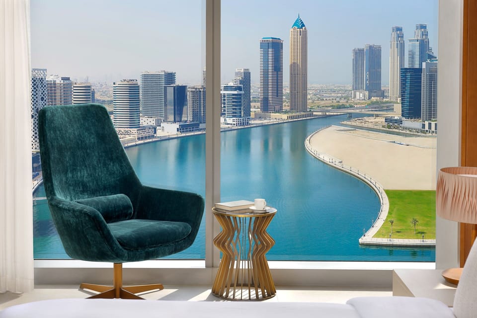 Suite, 1 King Bed, Canal View | Premium bedding, pillowtop beds, minibar, in-room safe