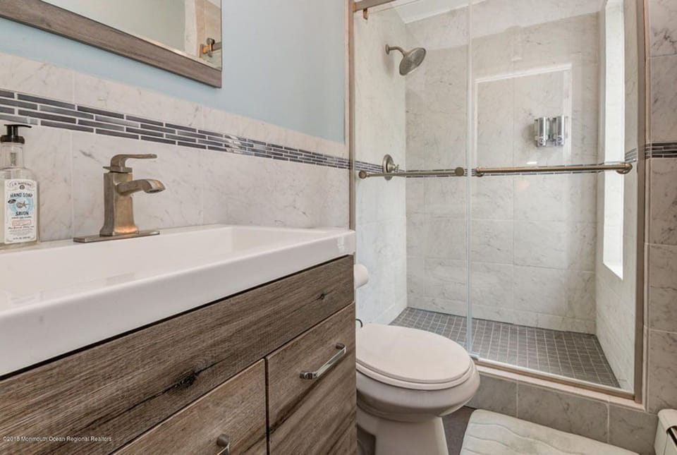Standard Double Room, Private Bathroom (Room 17) | Bathroom