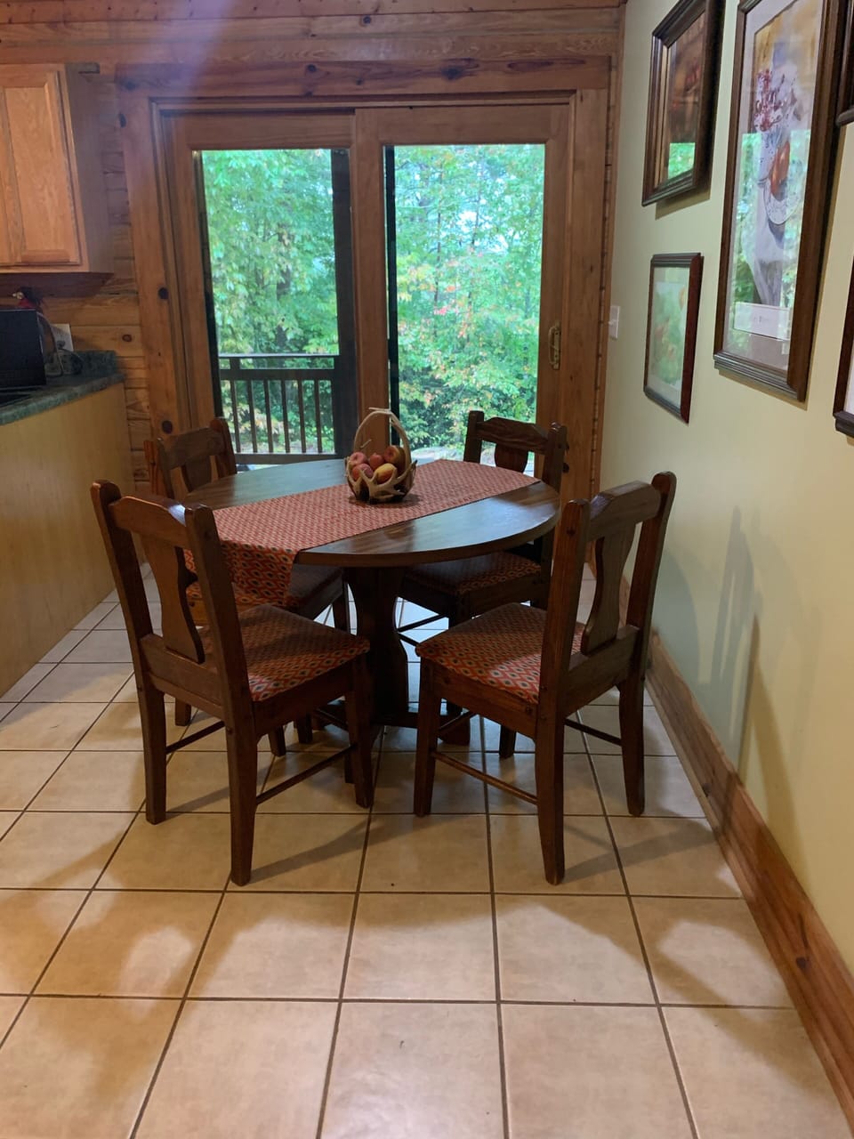 Eat in kitchen 