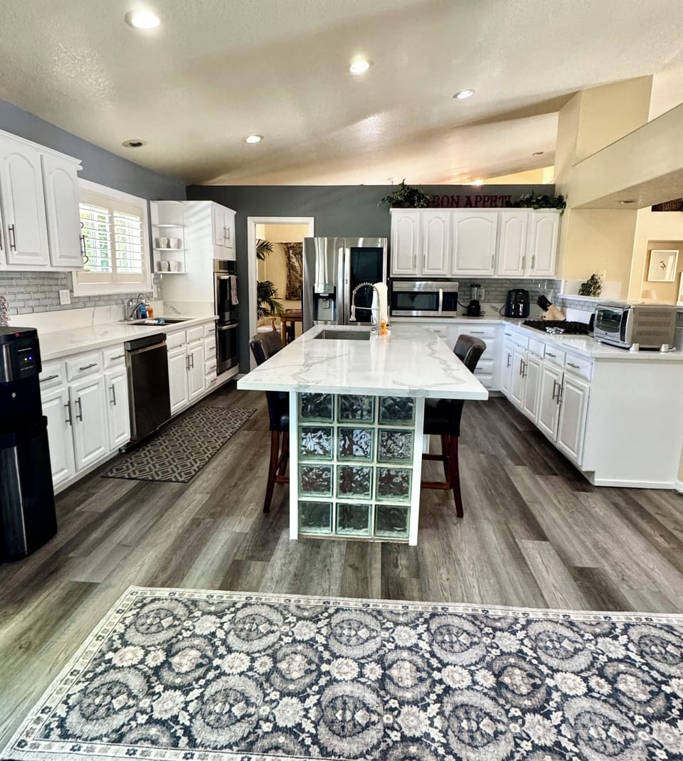 Gourmet Kitchen 