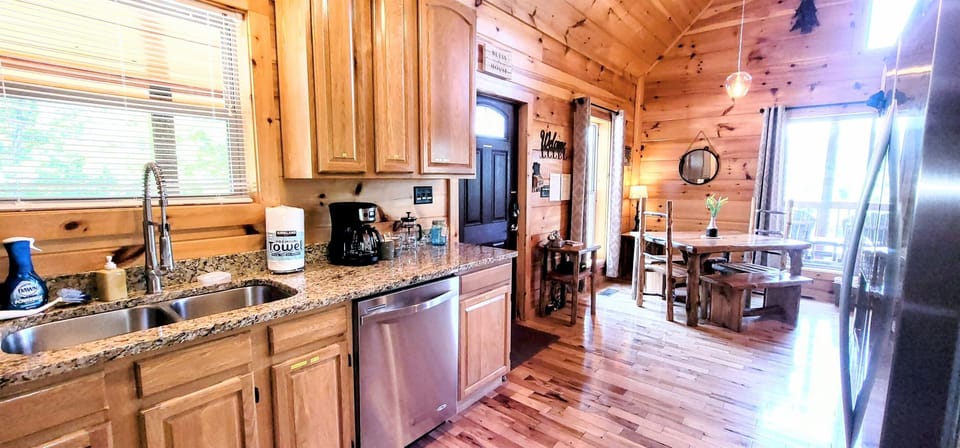 Open kitchen to dining area